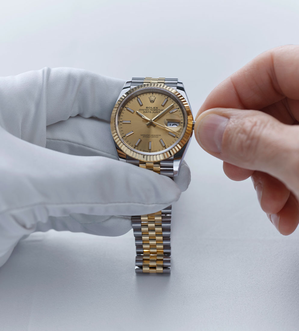 Final adjustment of watch crown