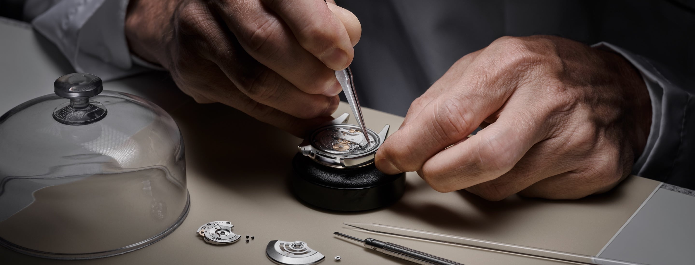 Waterproofness pressure test of the watch